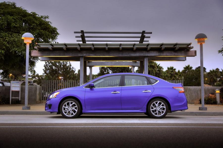  Nissan Sentra 2013 года  (фото 18 из 74)